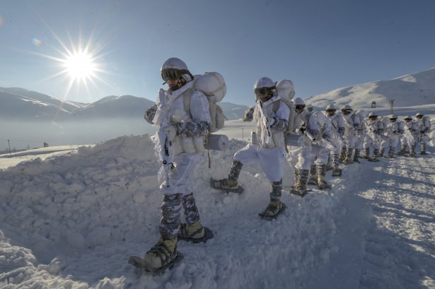 Eksi 20'de vatan savunması - 23