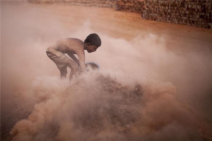 Haftada 4 dolar için çalışıyorlar - 3