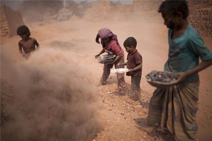 Haftada 4 dolar için çalışıyorlar - 11