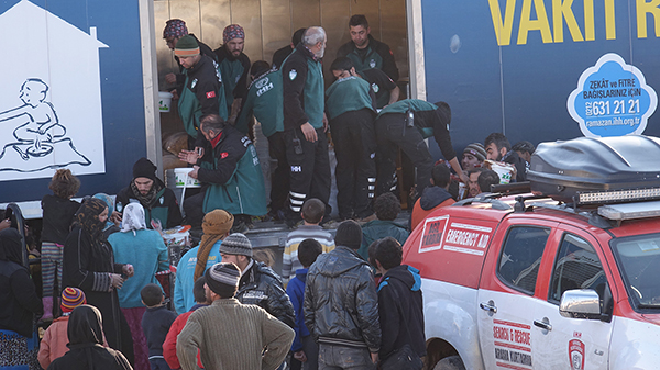 İHH'nın Kilis sınırında yardımları sürüyor - 5