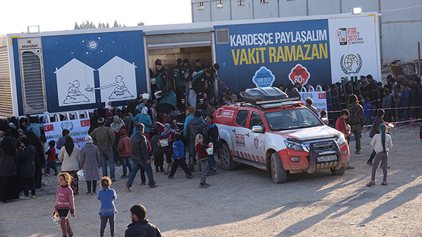 İHH'nın Kilis sınırında yardımları sürüyor - 3