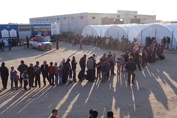 İHH'nın Kilis sınırında yardımları sürüyor - 2