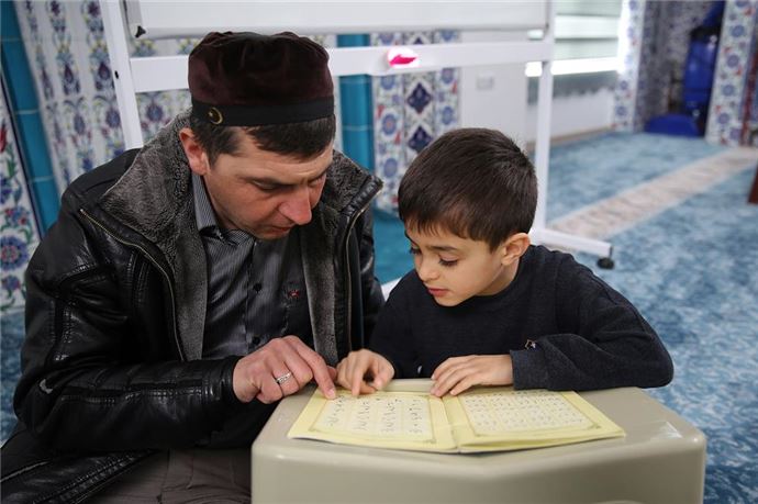 Ahıskalı çocuklar Kur'an-ı Kerim öğreniyor - 15