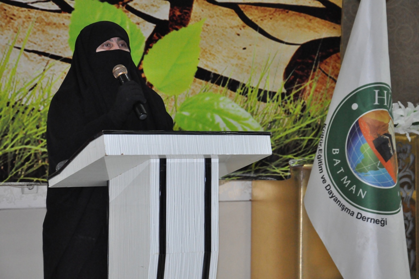 Yüzlerce çocuk namaz kılmayı öğrendi - 765