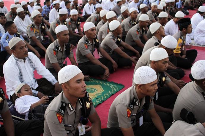 Endonezya'da dünya barışı için dua - 504