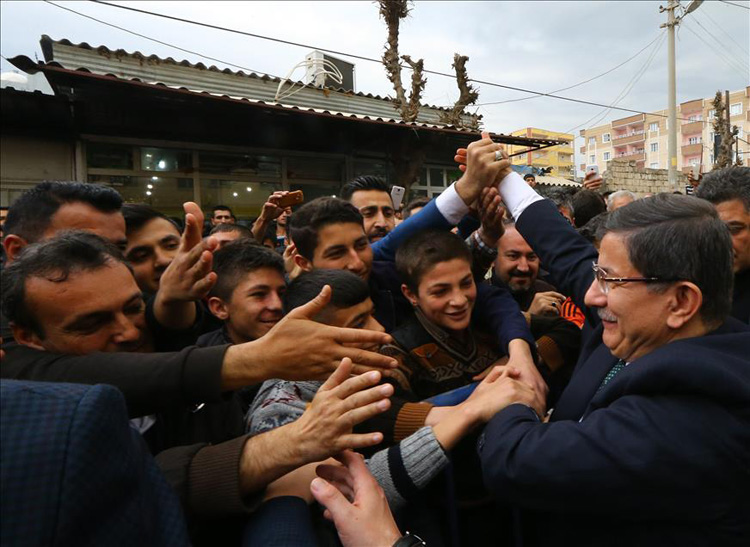 Yaşlı amcadan Davutoğlu'na: Bizi yalnız bırakmayın - 11