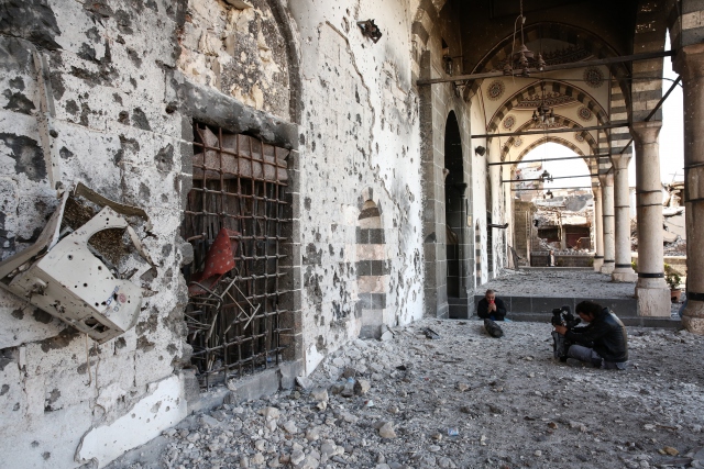 Sur'da tarihi camideki tahribat ortaya çıktı - 751