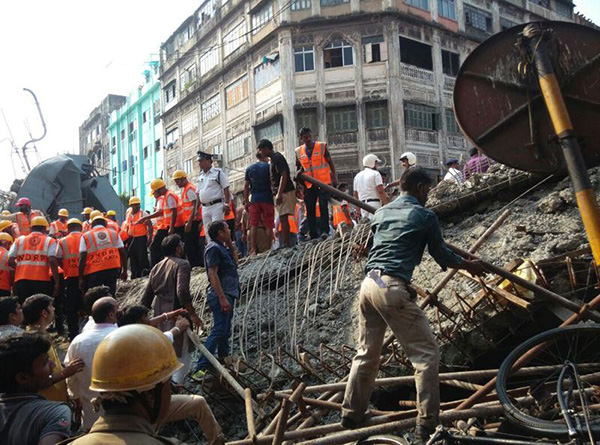 Hindistan'da köprü çöktü - 908