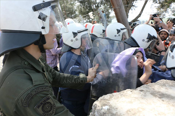 Mülteciler tel örgüleri yıkmaya çalıştı - 7