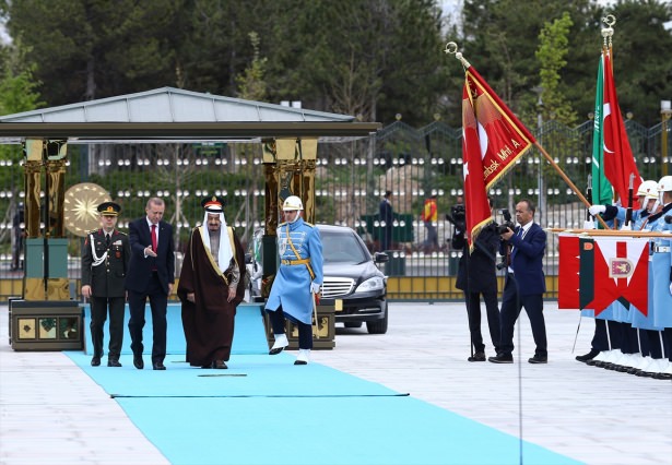 Kral Selman’a ’Devlet Nişanı’ - 536