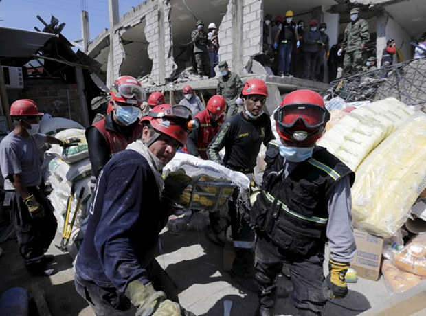 Deprem sonrası Ekvador - 740