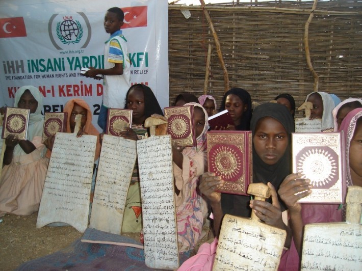 İHH Afrika'da Kur'an-ı Kerim hediye etti - 6