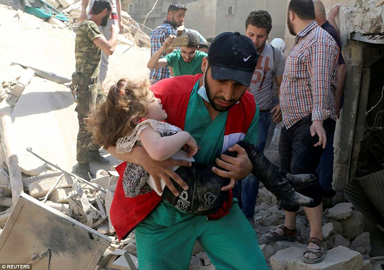 Rusya, Halep'te hastaneyi vurdu - 18