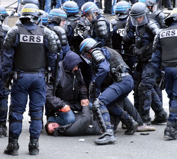 Fransa karıştı! 500 bin kişi sokakta - 6