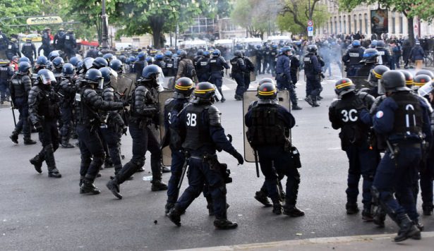 Fransa karıştı! 500 bin kişi sokakta - 10