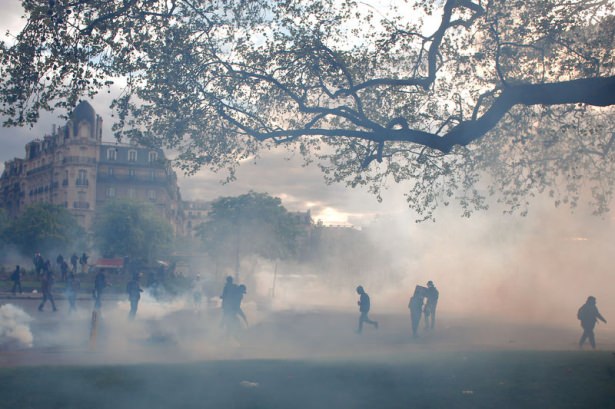 Fransa karıştı! 500 bin kişi sokakta - 4