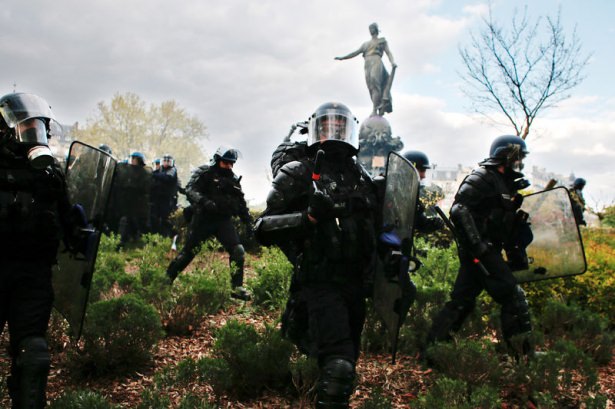 Fransa karıştı! 500 bin kişi sokakta - 14