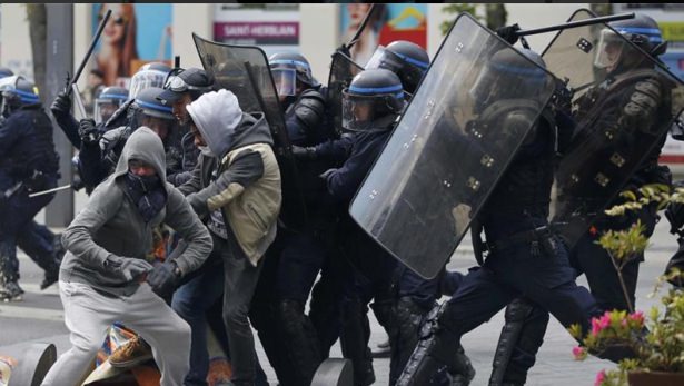 Fransa karıştı! 500 bin kişi sokakta - 2