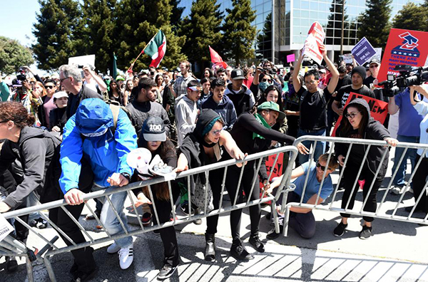 Donald Trump yine protesto edildi - 854