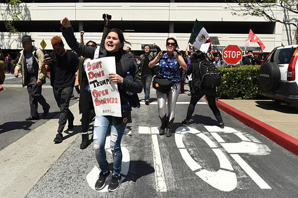 Donald Trump yine protesto edildi - 927