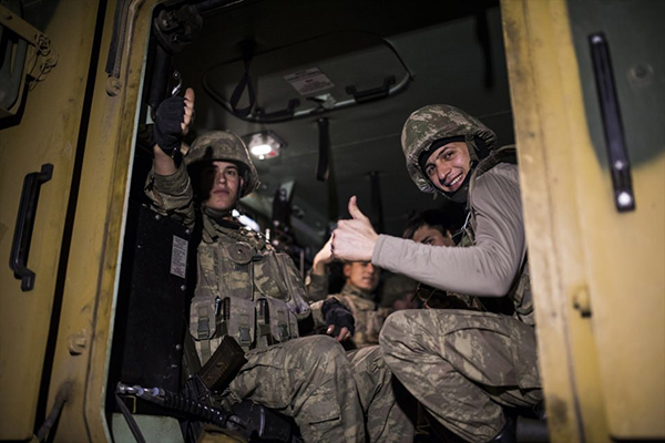 Tekbirlerle Yüksekova'dan ayrıldılar - 660