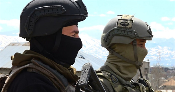 Tekbirlerle Yüksekova'dan ayrıldılar - 800