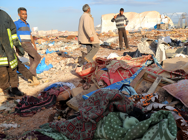 Esed mülteci kampına bomba yağdırdı - 656
