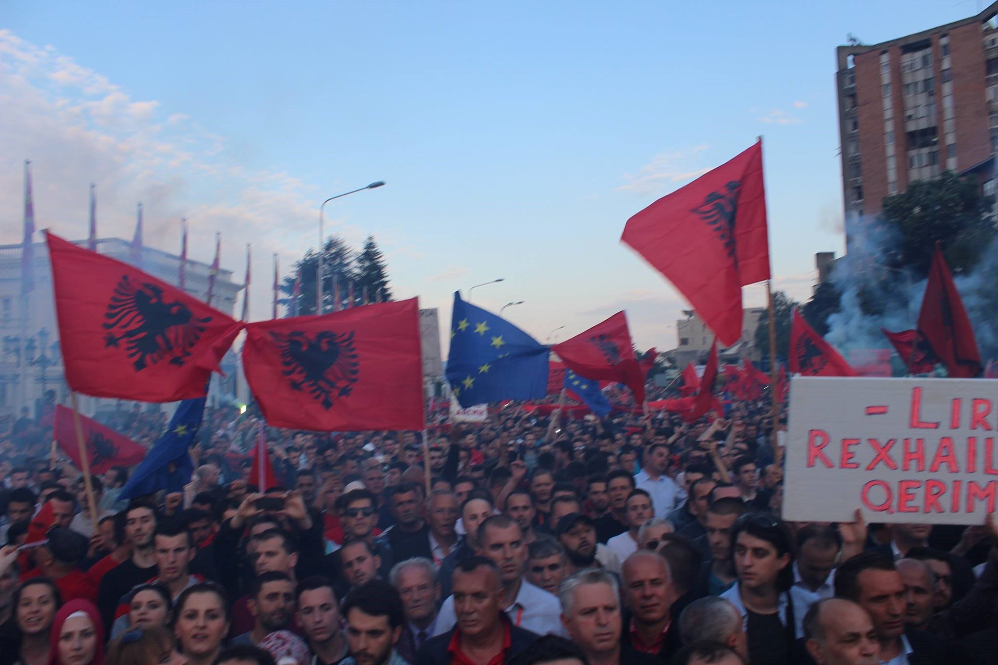 Makedonya'da hükümet protesto edildi - 831
