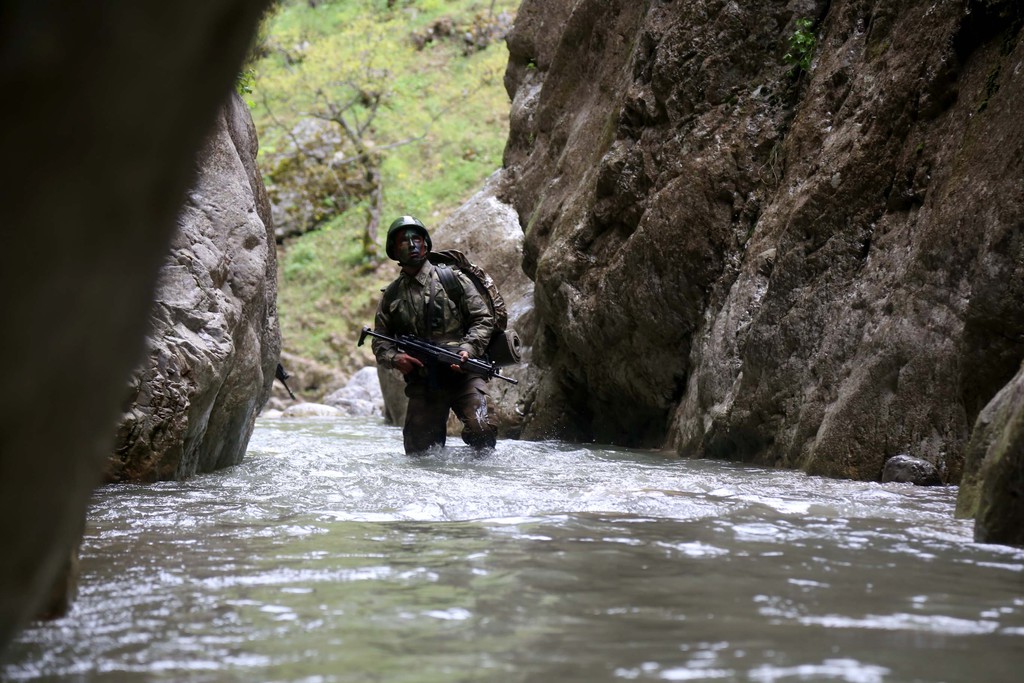 Komandolardan nefes kesen tatbikat - 643