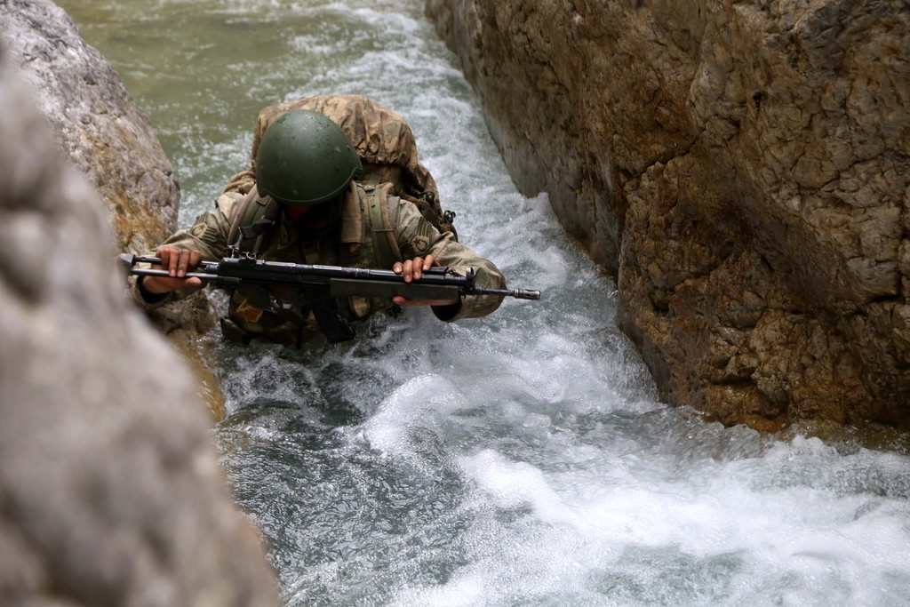 Komandolardan nefes kesen tatbikat - 643