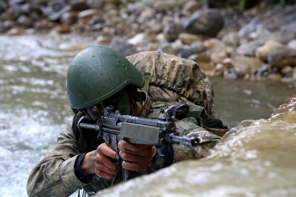 Komandolardan nefes kesen tatbikat - 594