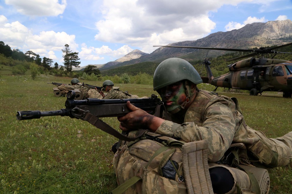 Komandolardan nefes kesen tatbikat - 747