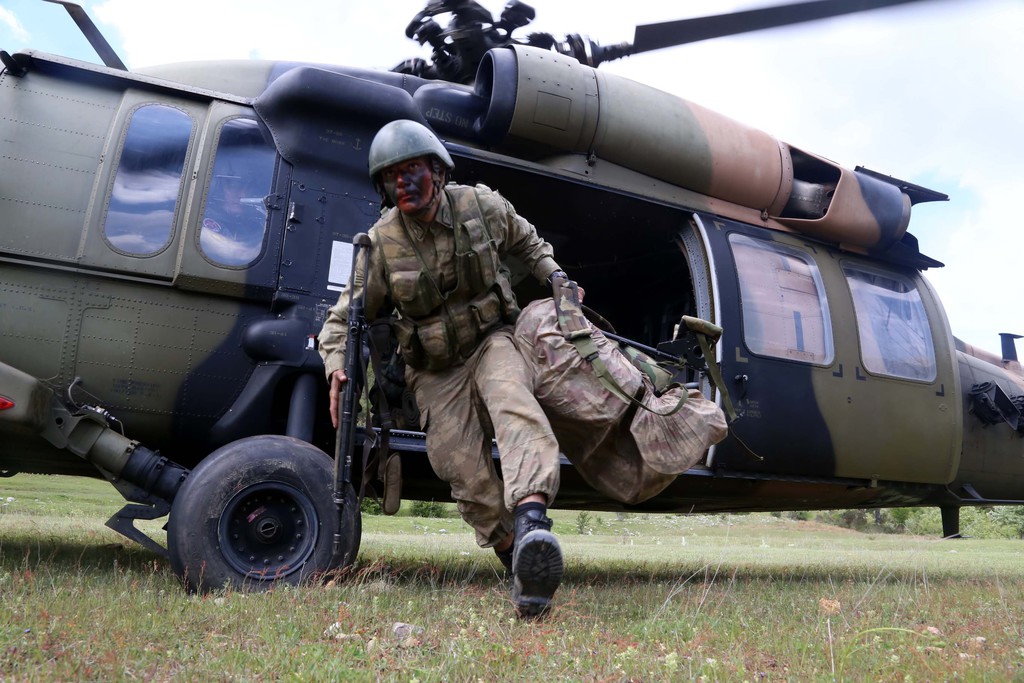 Komandolardan nefes kesen tatbikat - 584