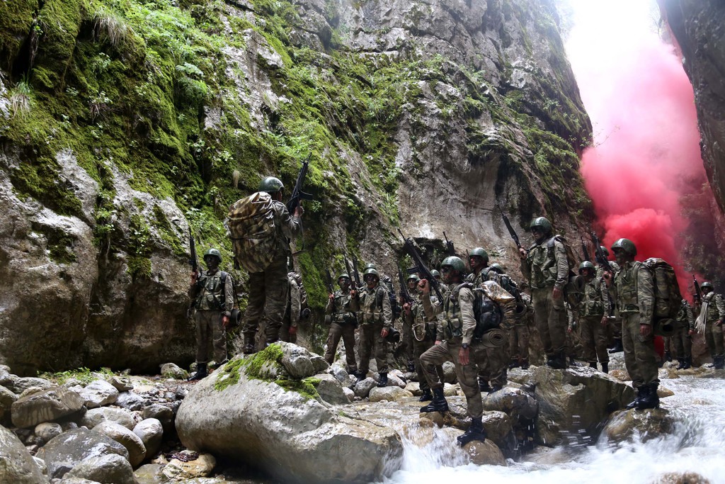 Komandolardan nefes kesen tatbikat - 908