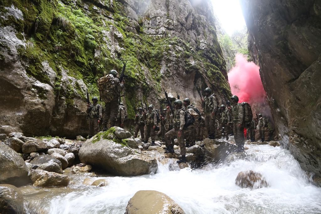 Komandolardan nefes kesen tatbikat - 747