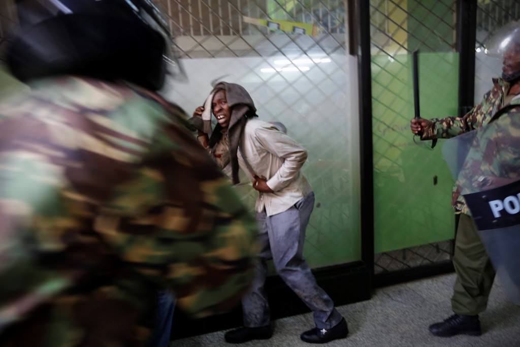 Polisten protestoculara sert müdahale - 6