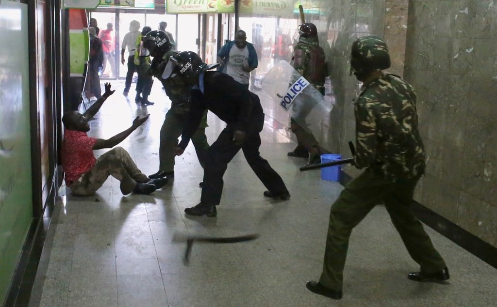Polisten protestoculara sert müdahale - 25