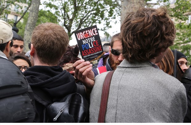 Paris'te sokaklar savaş alanına döndü - 9