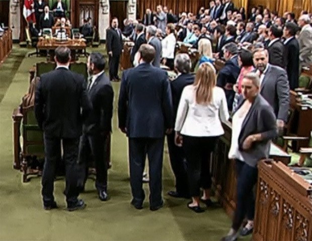 Kanada Parlamentosu’nda kavga çıktı - 6