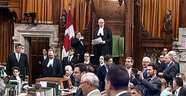 Kanada Parlamentosu’nda kavga çıktı - 7