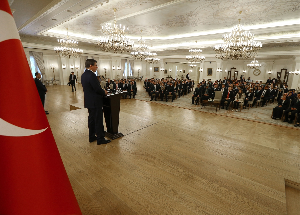 Davutoğlu, gençleri Çankaya Köşkü'nde ağırladı - 6
