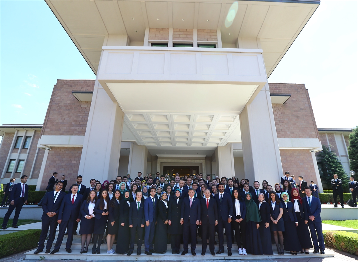 Davutoğlu, gençleri Çankaya Köşkü'nde ağırladı - 15