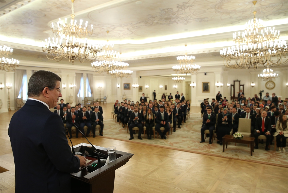 Davutoğlu, gençleri Çankaya Köşkü'nde ağırladı - 5