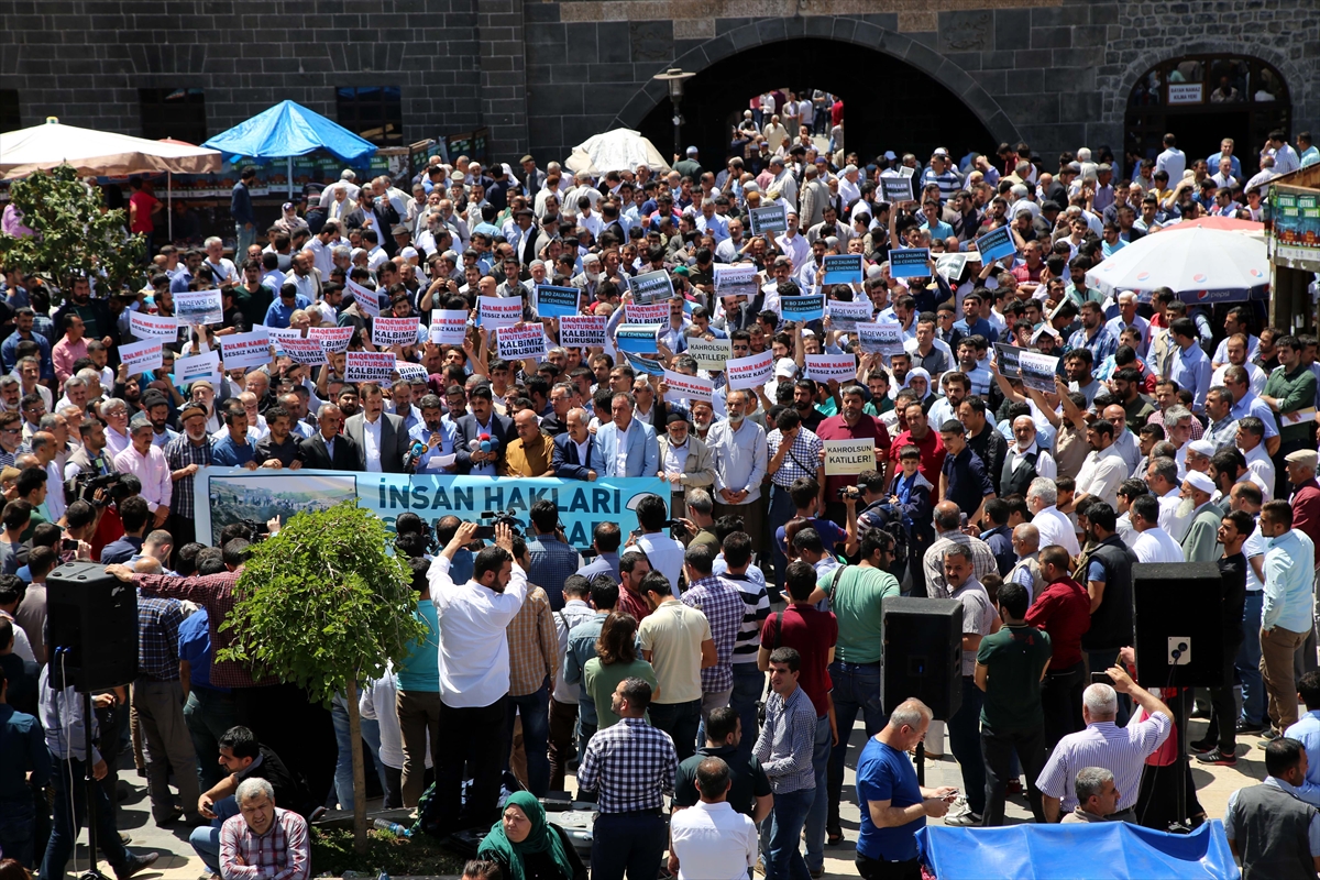 Diyarbakır'da ölenler için gıyabi namazı kılındı - 11