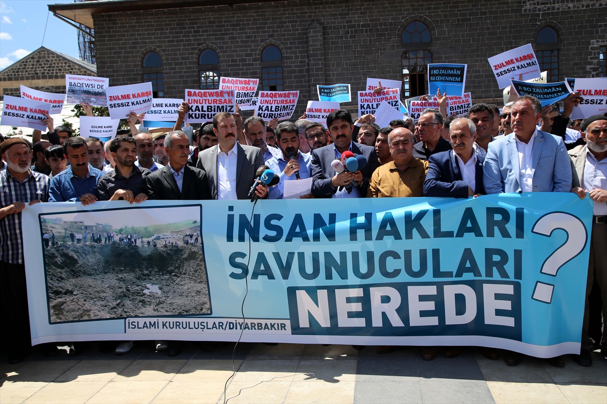 Diyarbakır'da ölenler için gıyabi namazı kılındı - 7