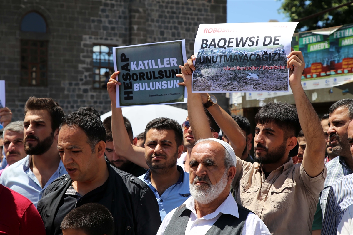 Diyarbakır'da ölenler için gıyabi namazı kılındı - 10