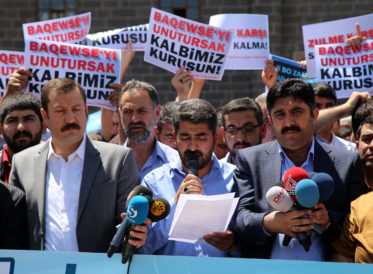 Diyarbakır'da ölenler için gıyabi namazı kılındı - 9