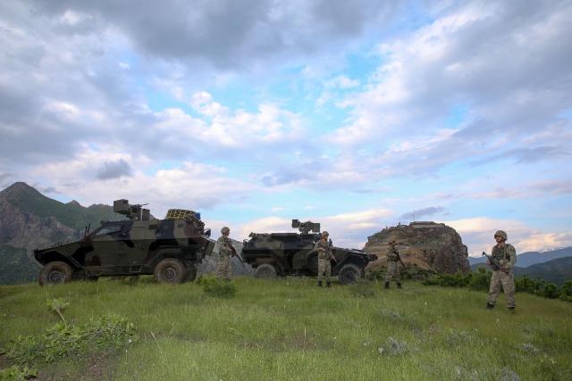 'Hudut kartalları' nöbette - 806