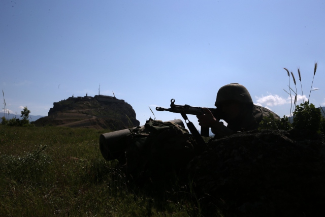 'Hudut kartalları' nöbette - 696