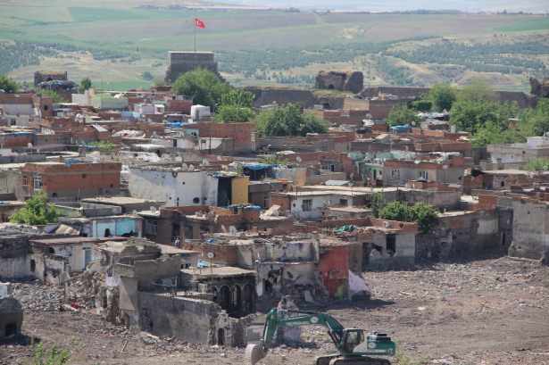 Sur'da tahribat ortaya çıktı - 580